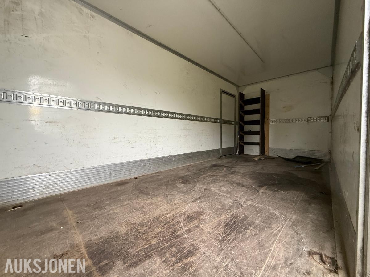 2016 Iveco Daily skapbil automat 7,2T Zepro lift Webasto
